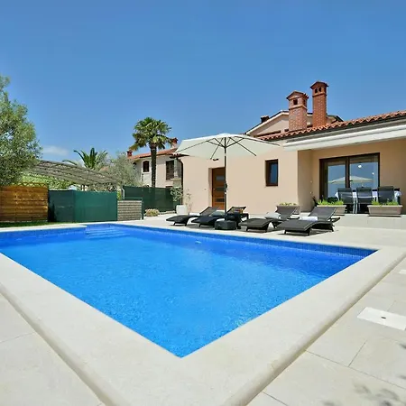 Charming Natali With Private Pool In Pula Villa Galizana