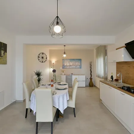 Вилла Charming Natali With Private Pool In Pula