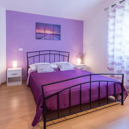 Charming Natali With Private Pool In Pula *