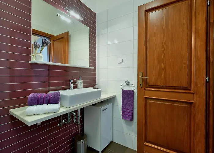 Villa Charming Natali With Private Pool In Pula *