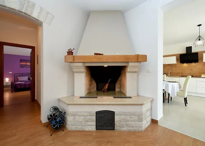 Charming Natali With Private Pool In Pula Galizana