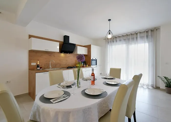 Charming Natali With Private Pool In Pula