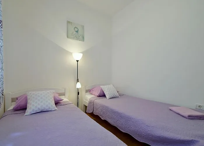 Charming Natali With Private Pool In Pula * Galizana