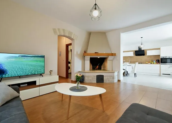 Vila Charming Natali With Private Pool In Pula *